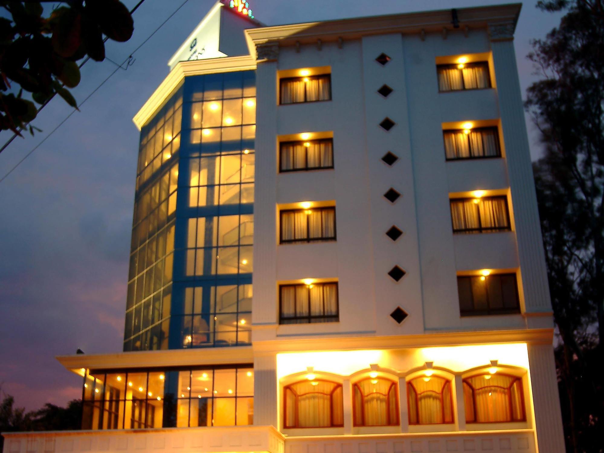 Citrus Hotel Kolhapur Luaran gambar